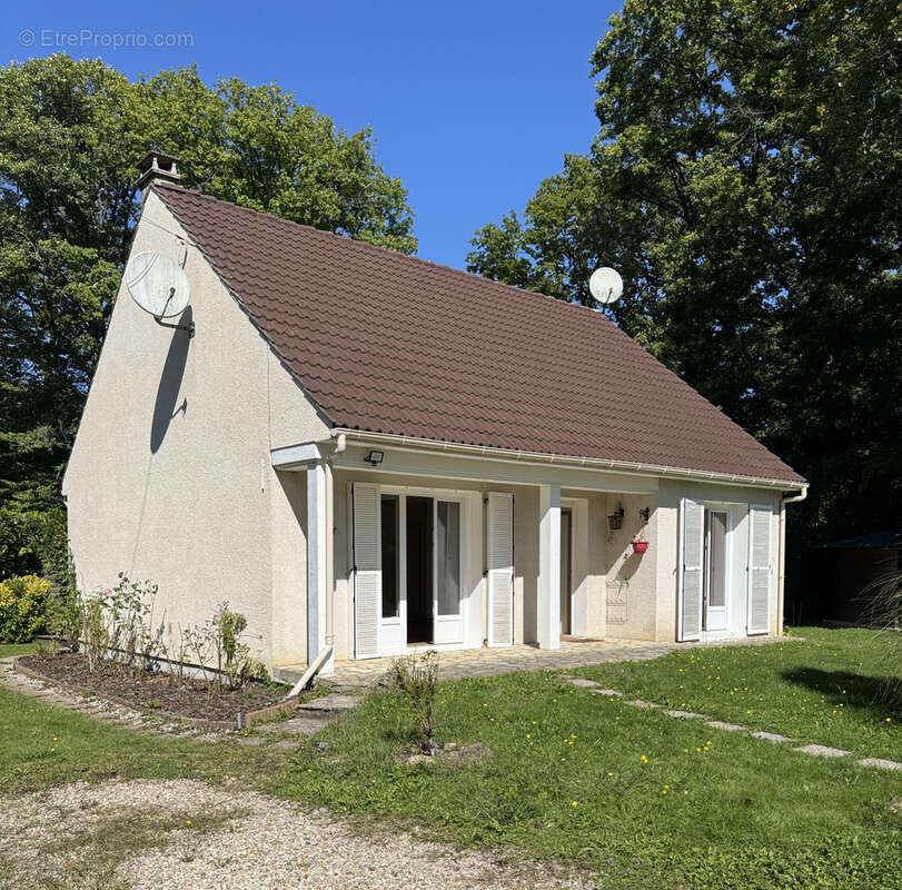 Maison à BAZOCHES-SUR-LE-BETZ