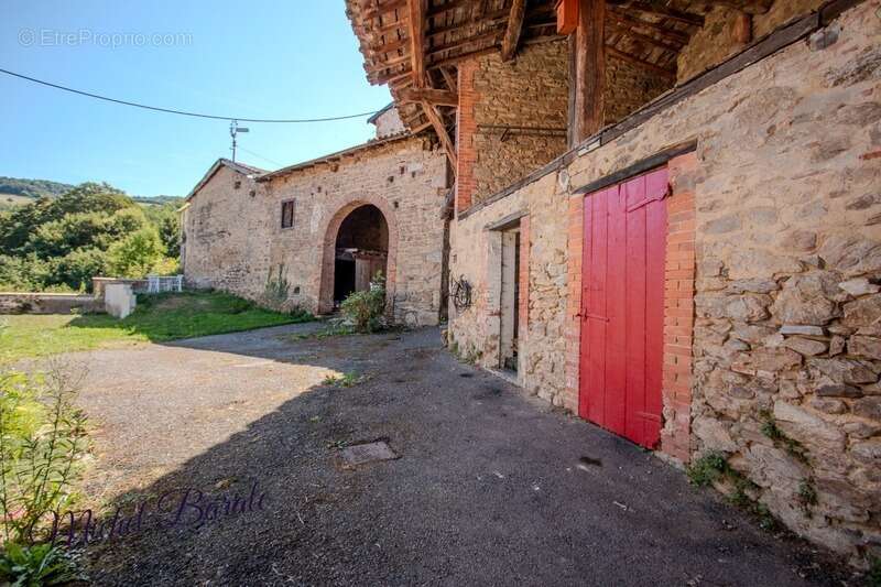 Ferme rénovée 205 m² – 6 chambres – terrain 16 000 m² – géothermie – vue – Montromant (69) - photo 29