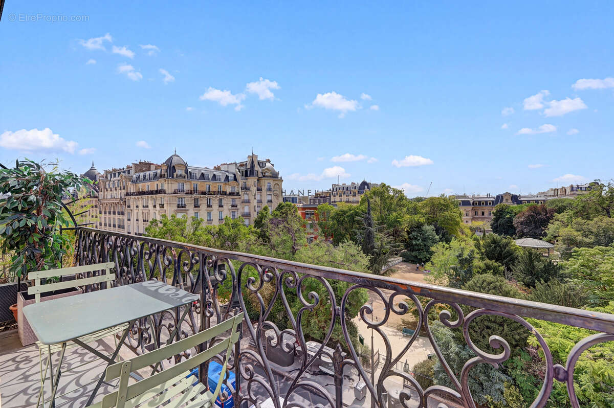 Appartement à PARIS-3E