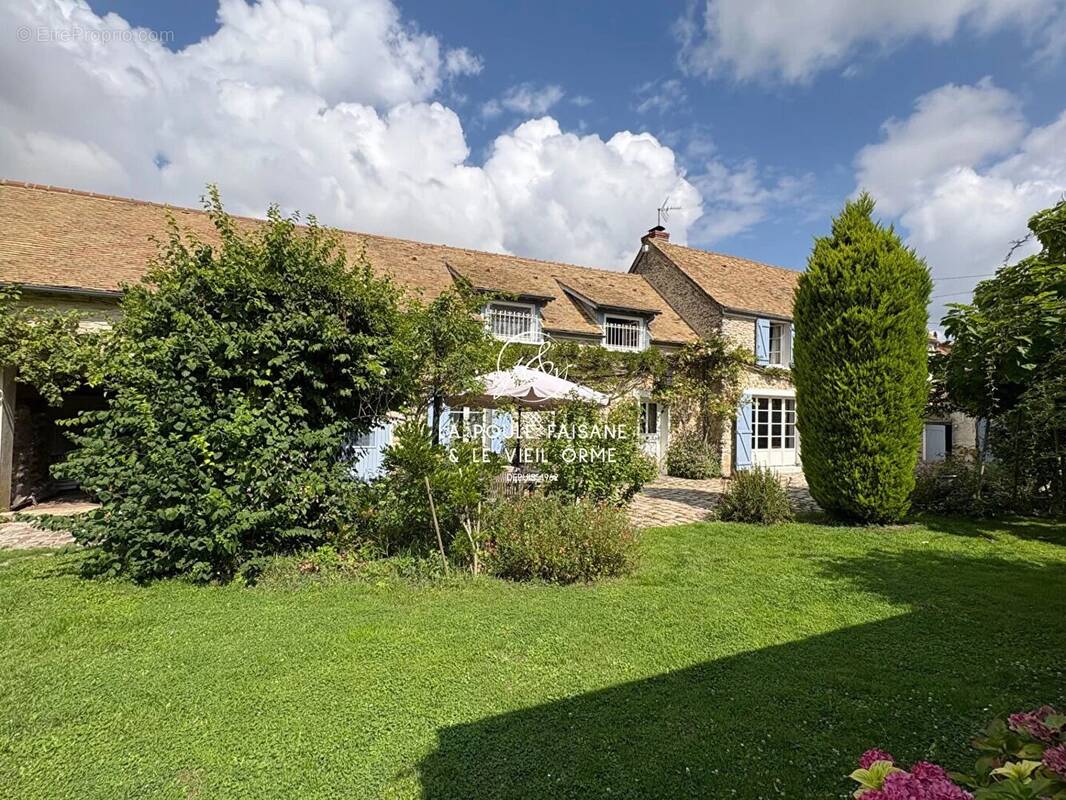 Maison à HOUDAN