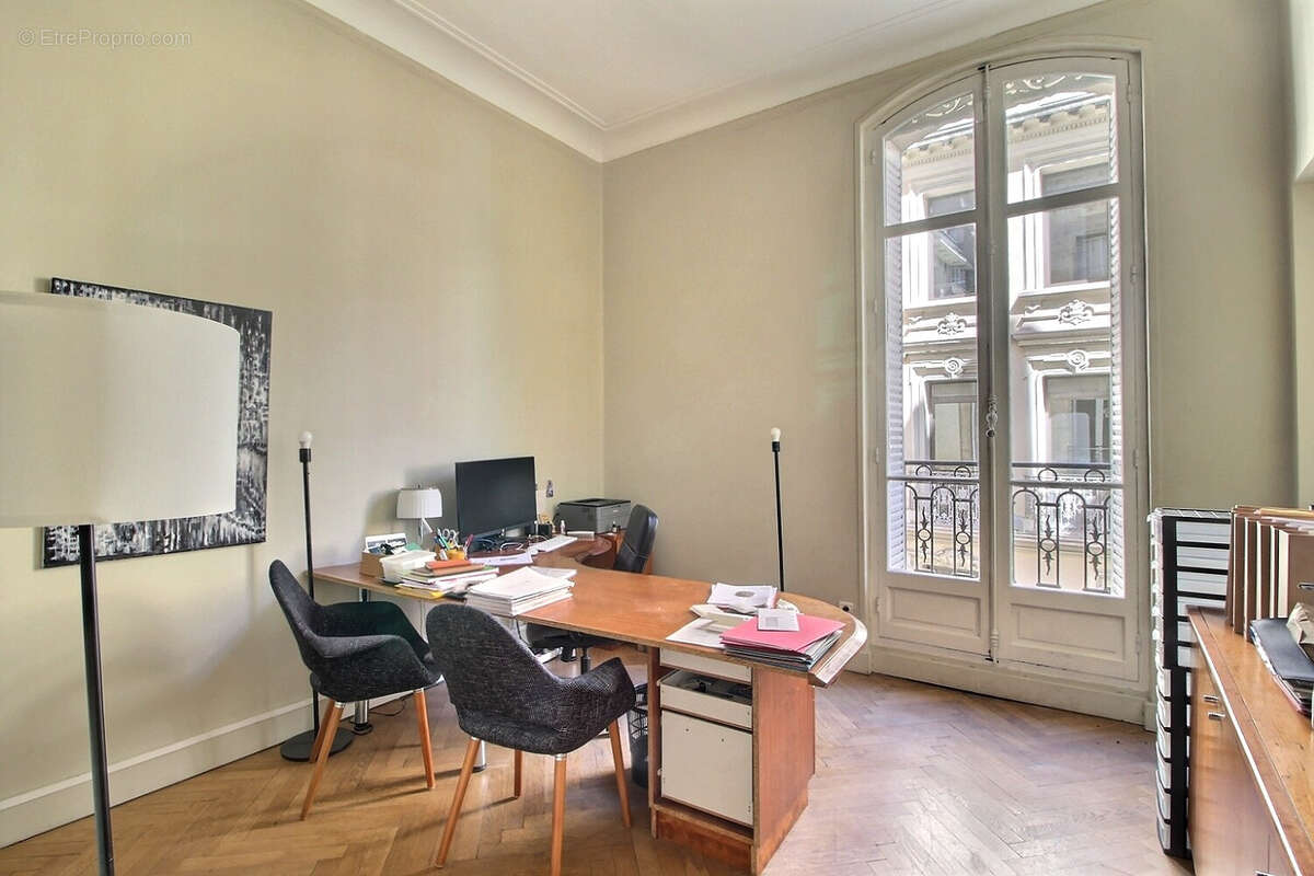 Appartement à MARSEILLE-6E