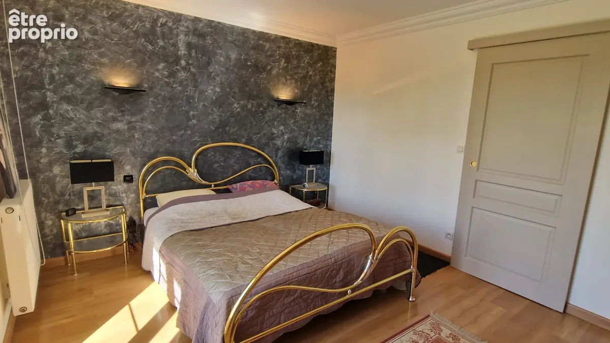 Pavillon plain-pied  - 5 pièces - 4 chambres - jardin - piscine - photo 15