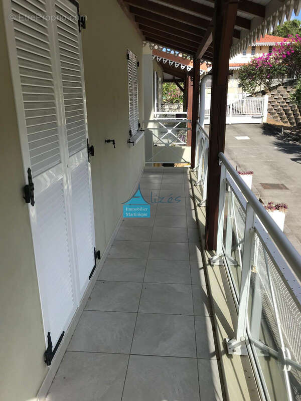 Bel appartement T3 -Dans résidence sécurisée- à l'anse à l'âne - photo 3
