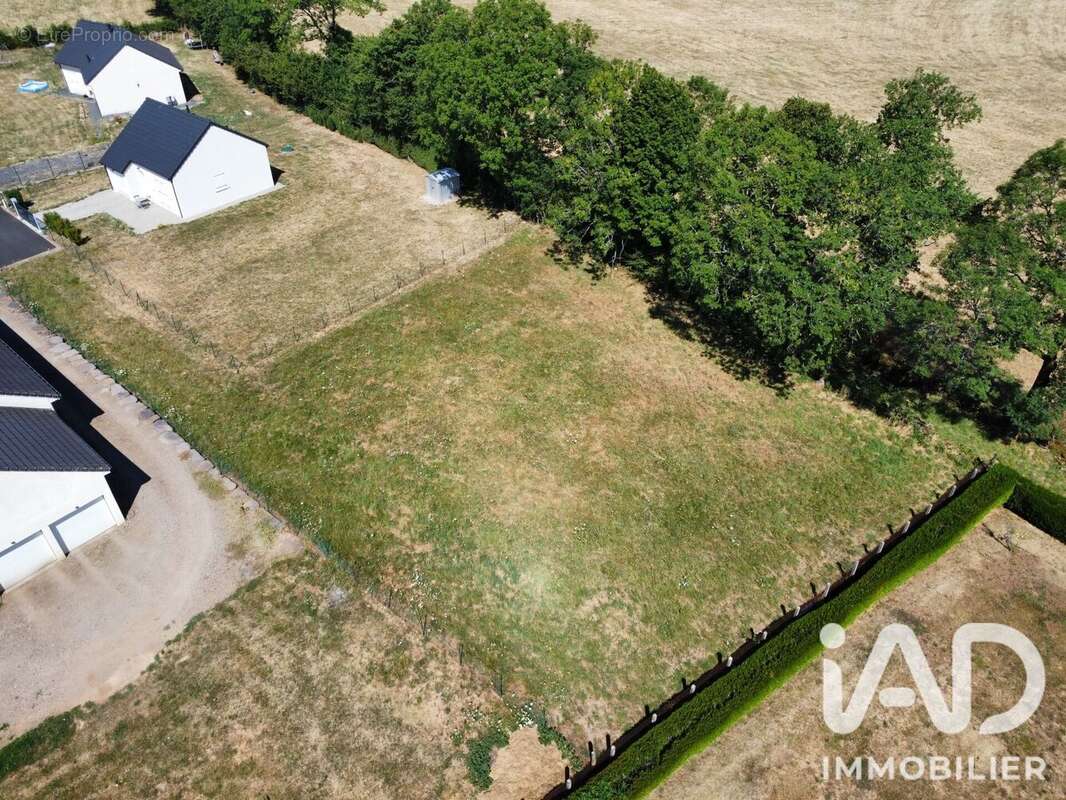 Terrain 942 m² à Chaussenac  - photo 5