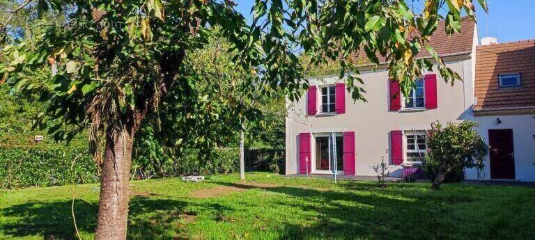 Maison à FONTAINEBLEAU