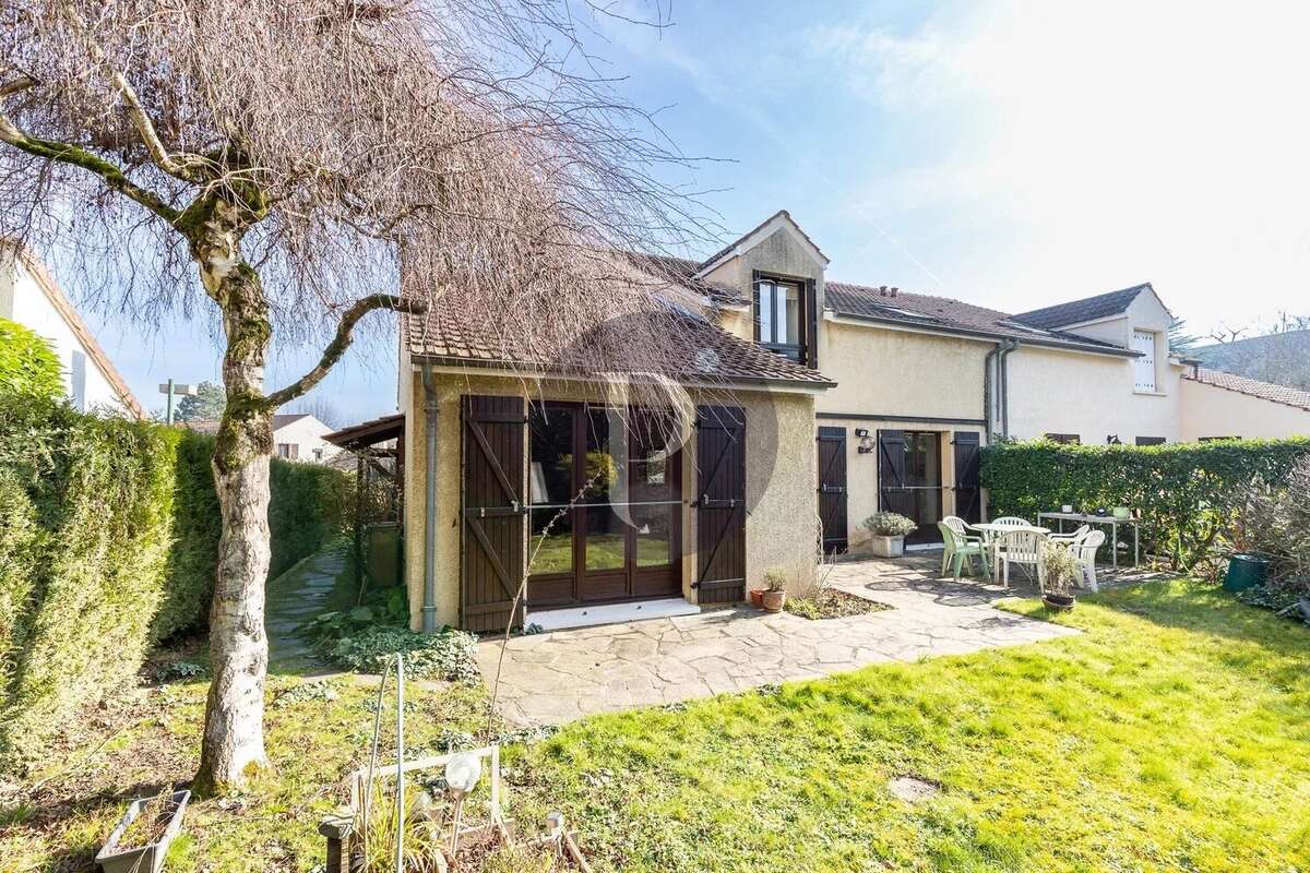 Maison à VERRIERES-LE-BUISSON