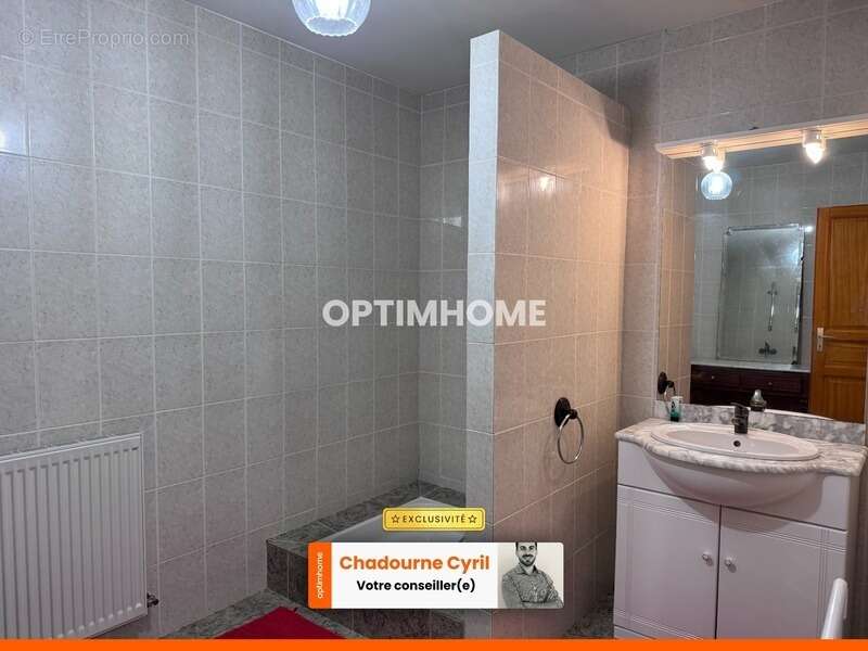 Maison à JAVERLHAC-ET-LA-CHAPELLE-SAINT-ROBERT