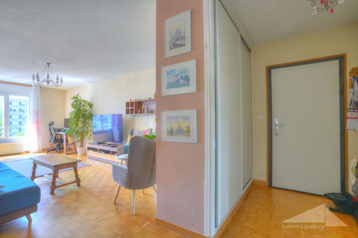 Appartement 89 m² à Saint-Genis-Pouilly  - photo 5