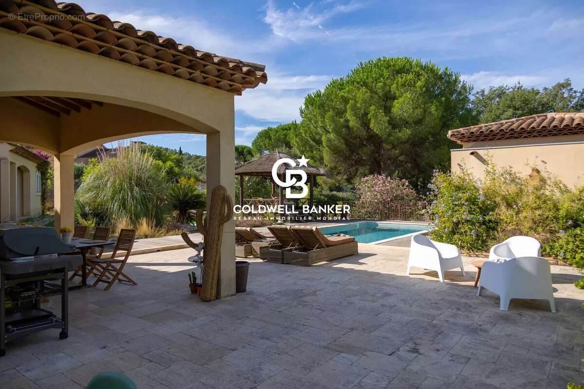 Maison à BORMES-LES-MIMOSAS