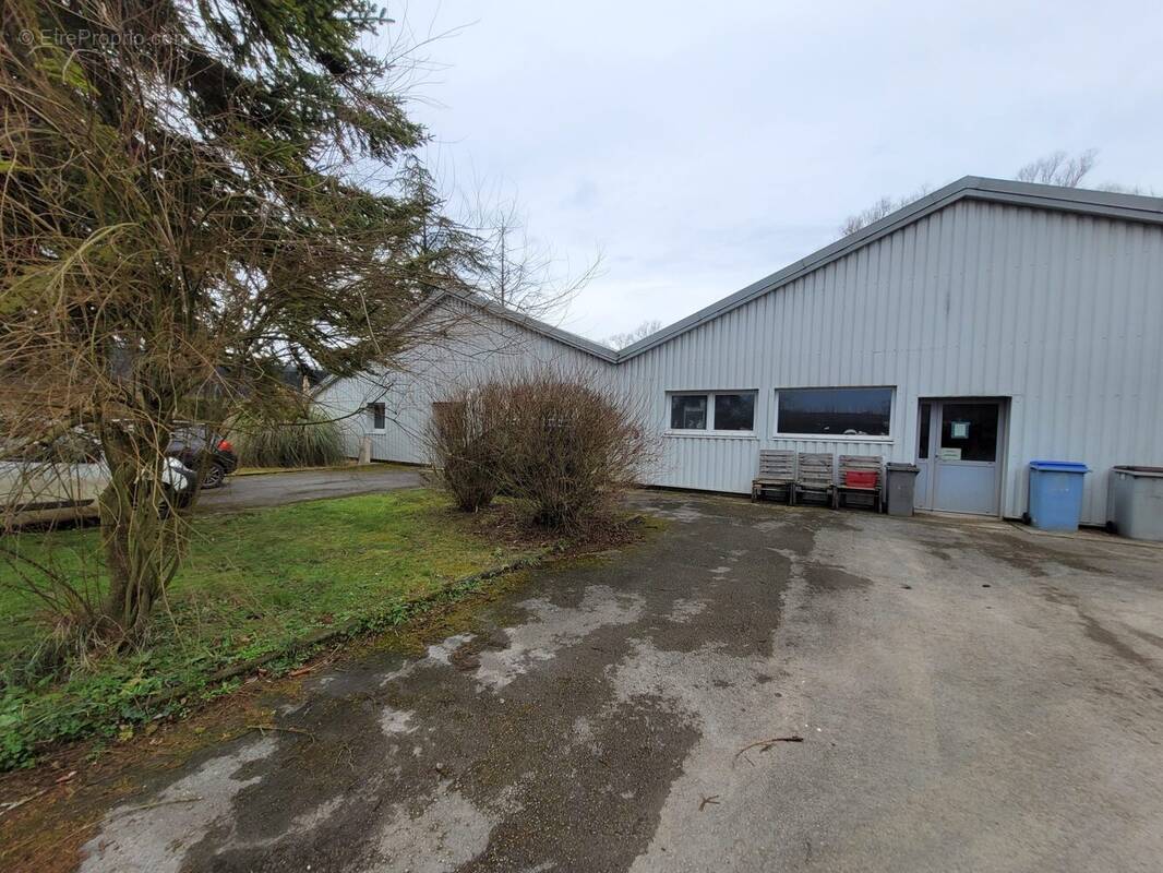 Commerce à BLETTERANS