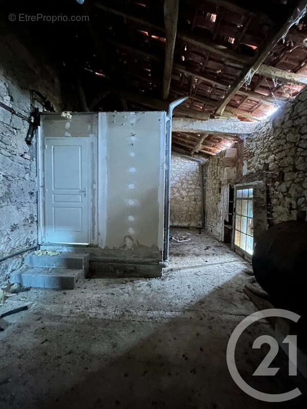 Maison à MONTAGNAC-SUR-AUVIGNON