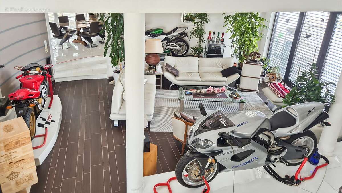 Villa d'exception de 216 m²  Prestations haut de gamme  Potentiel d'agrandissement de 108 m² - photo 8