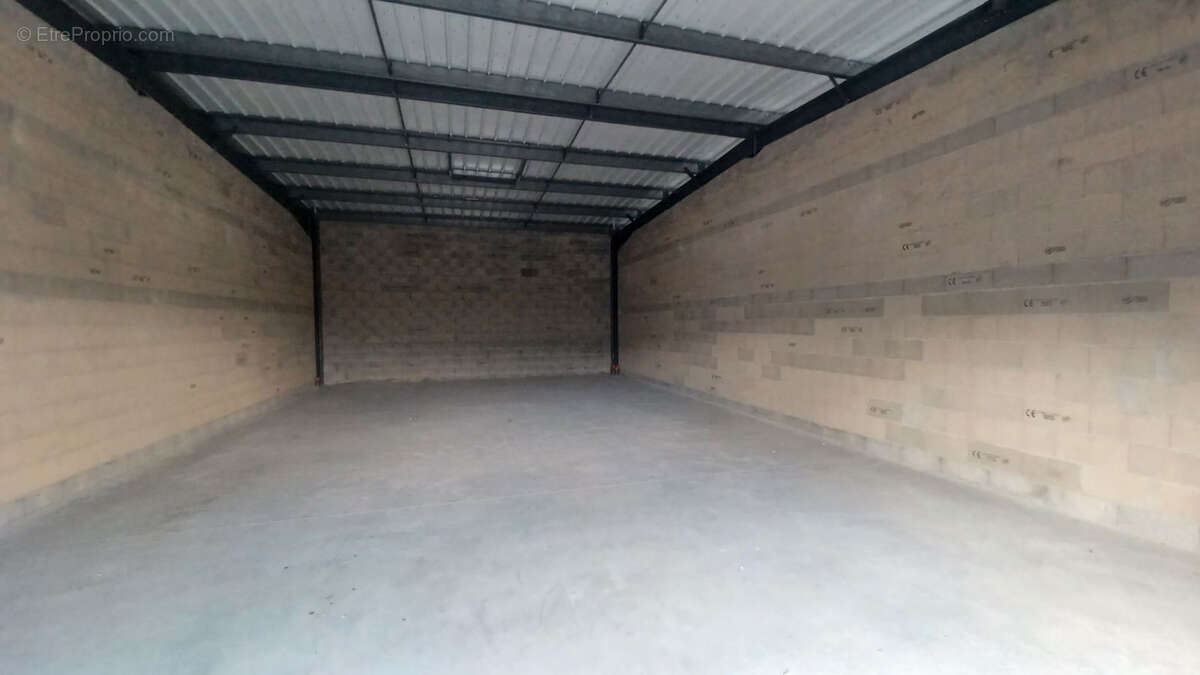 Batiment commercial locatif - vente d'un lot - photo 7