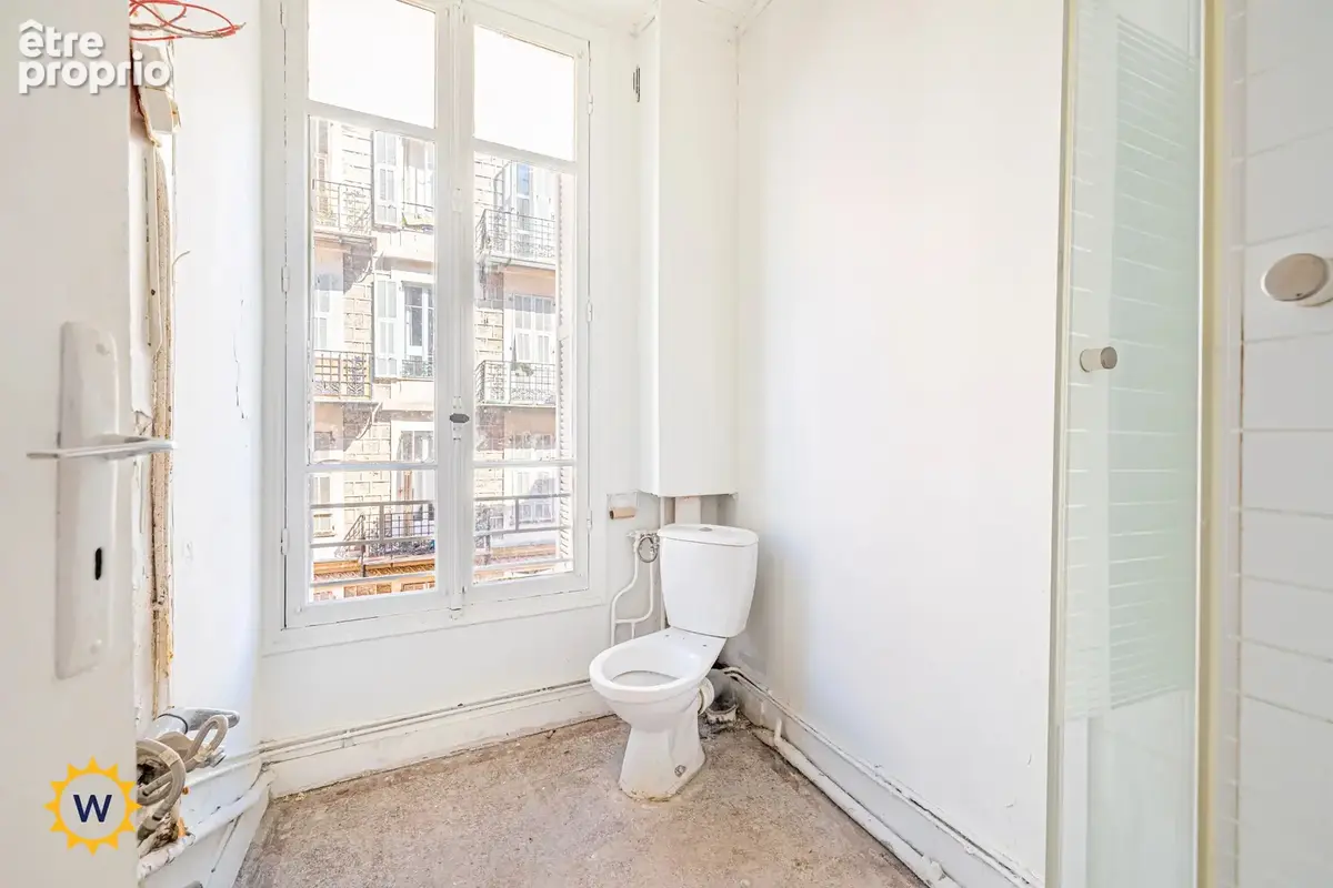 NICE RUE DE FRANCE / FLEURS / RUE CLAUDIA - 2 pièces de 38 m2 avec balcons, à rénover, idéal investissement locatif ! Proche pro - photo 6