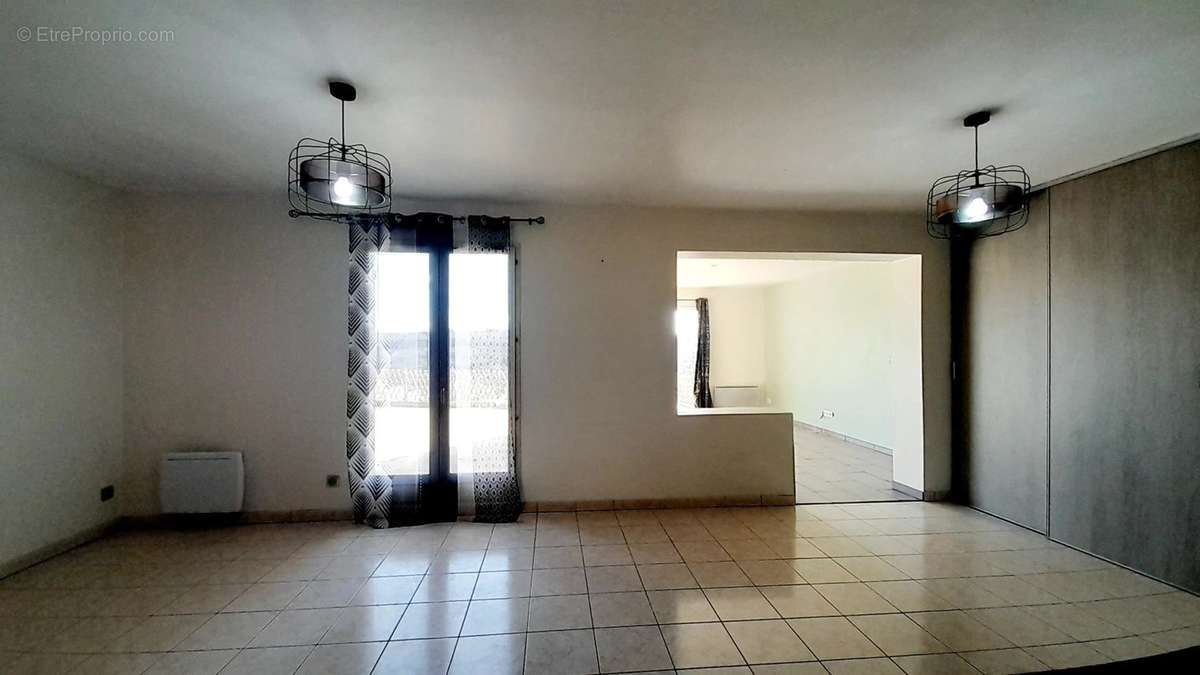 Maison à VILLENEUVE-SUR-YONNE