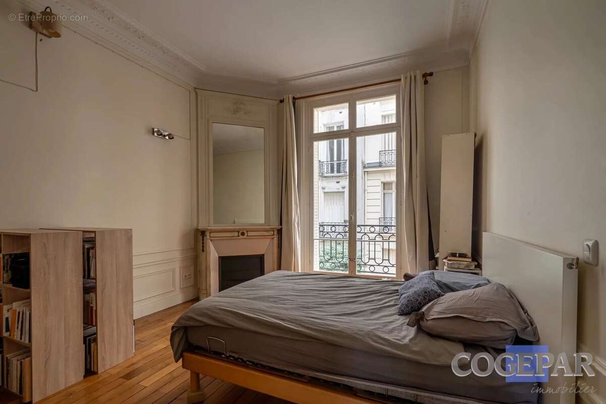 Appartement à NEUILLY-SUR-SEINE