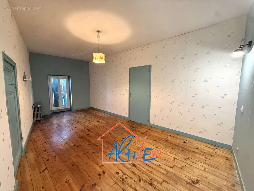 Maison familiale de 187m2 avec 4 chambres et fort potentiel à Bonnard - photo 13