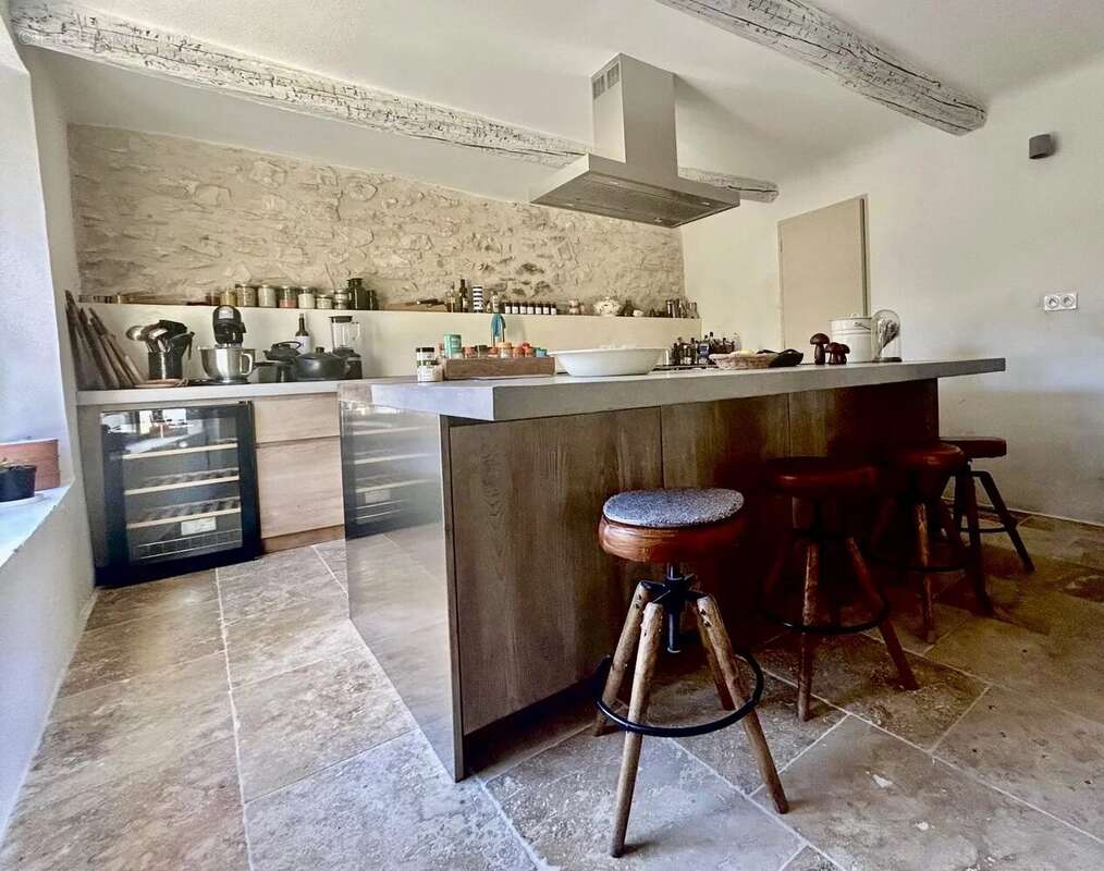 Maison à SAINT-SATURNIN-LES-APT