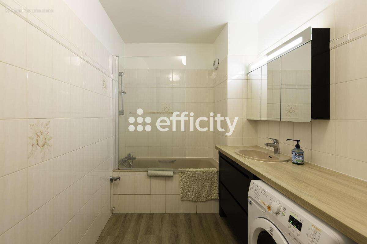 Appartement à NANTERRE