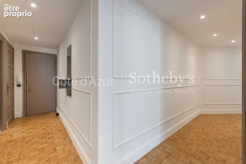 Appartement rénové de 89 m² dans l'immeuble du Negresco à Nice - photo 10