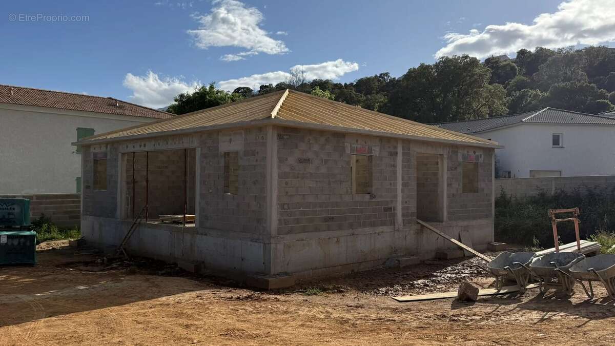 Maison à SANTA-LUCIA-DI-MORIANI