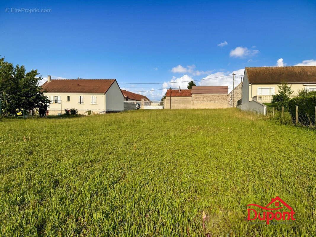 Terrain à VILLENAUXE-LA-PETITE