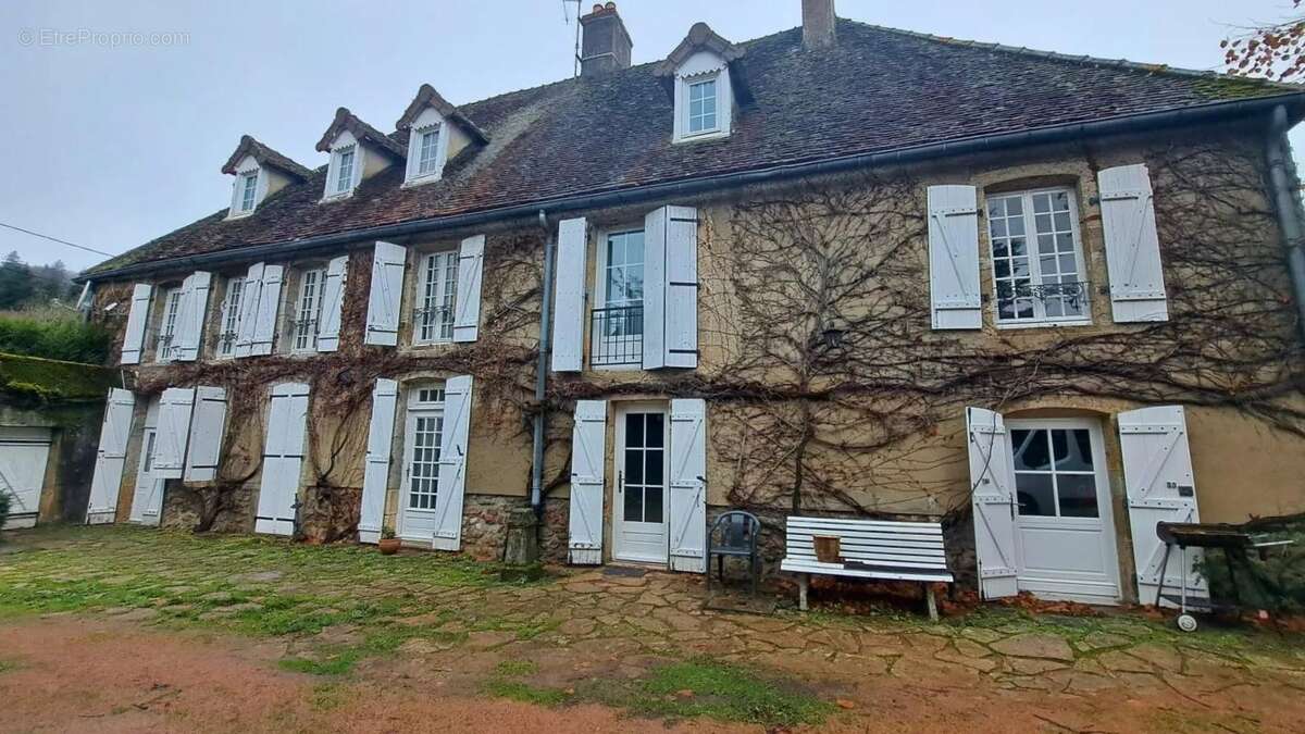 Maison à LUCENAY-L&#039;EVEQUE