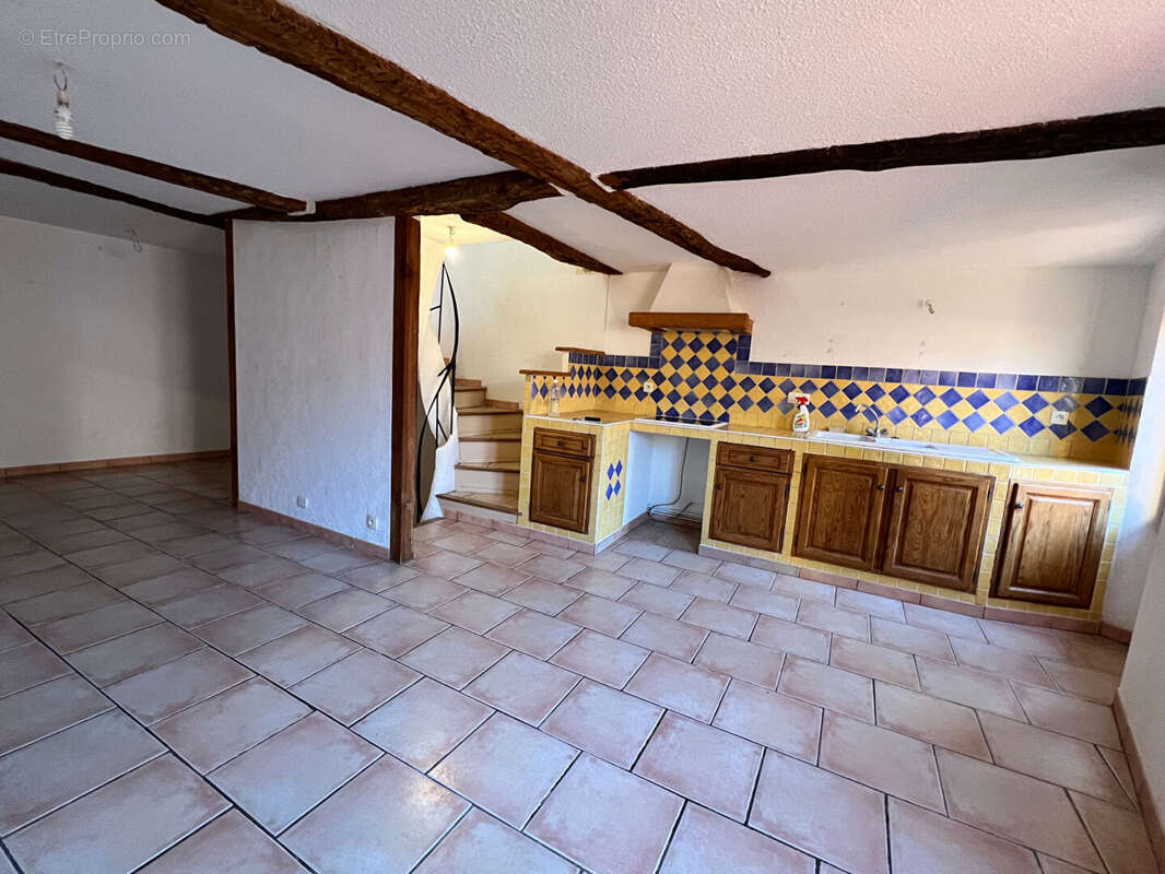 Appartement T3 (56 m²) en vente à LA ROQUEBRUSSANNE - photo 2