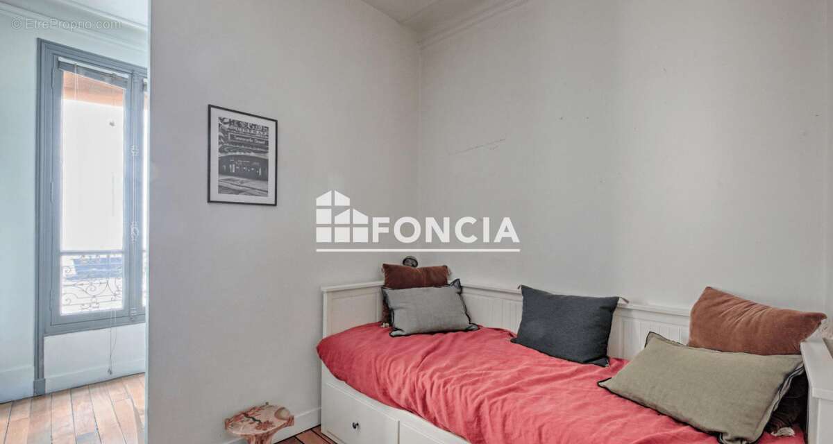 Appartement à PARIS-11E