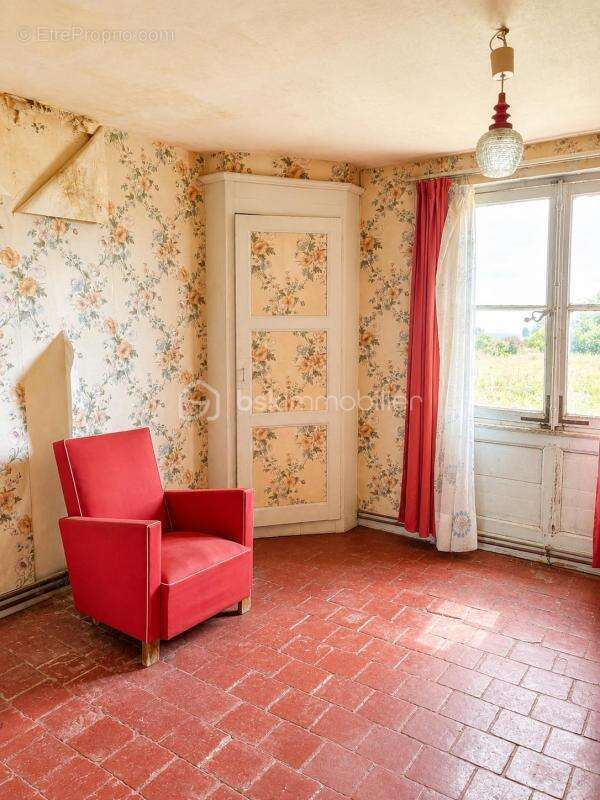 Maison de caractère à rénover avec dépendance- Fort potentiel - photo 7