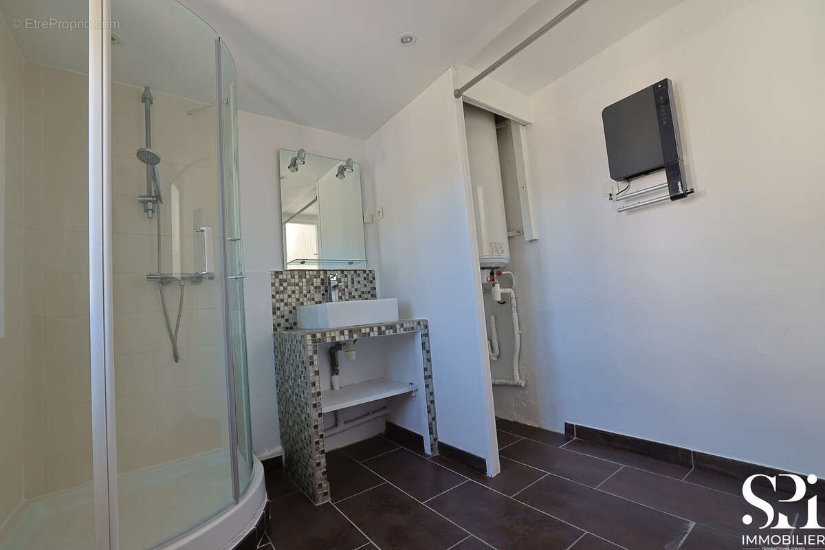 HYERES CENTRE- Appartement T3 62m2 Rénové - photo 10