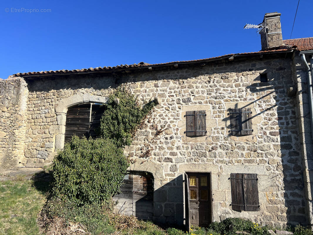 Maison à VAZEILLES-PRES-SAUGUES