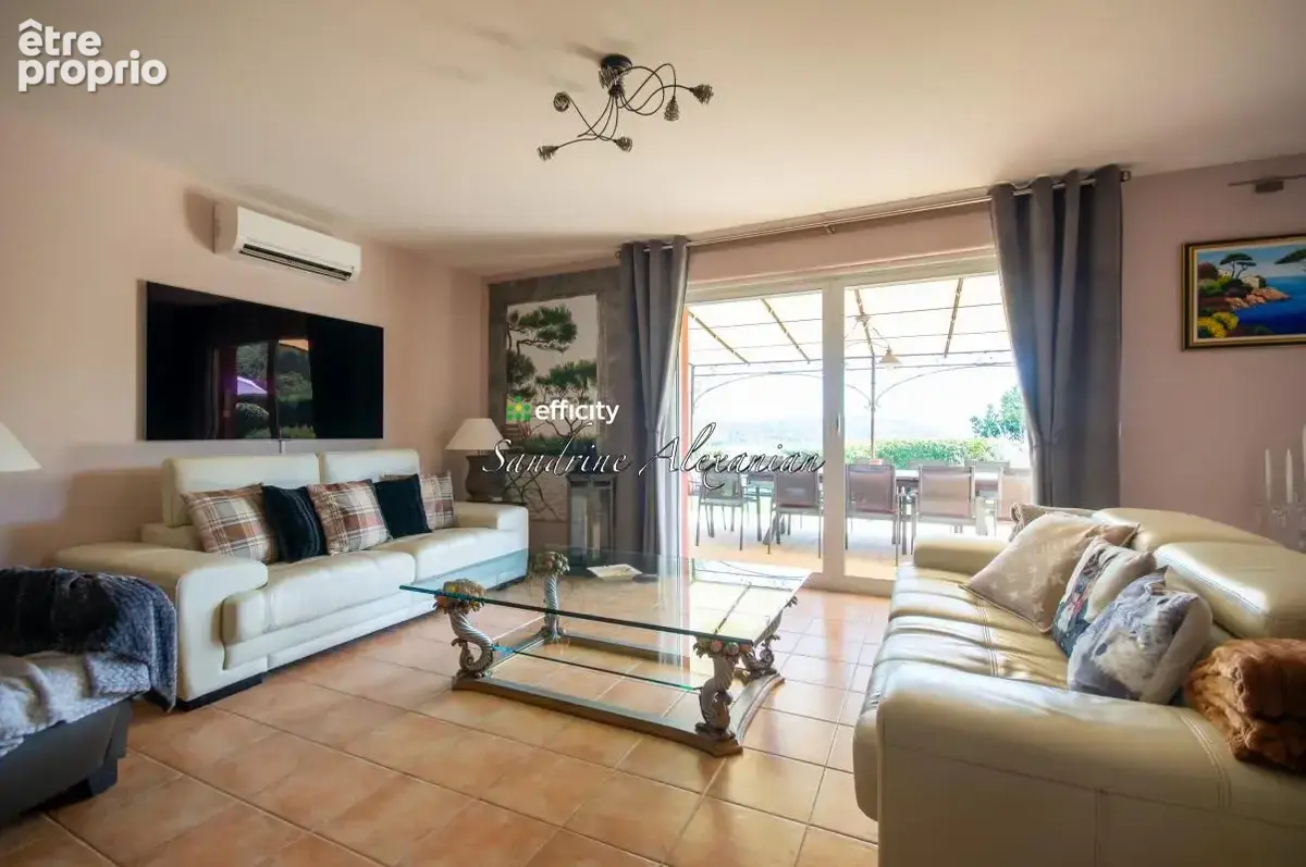 Maison 7 pièces 180 m² à vendre à Le Cannet-Des-Maures (83340) - photo 9