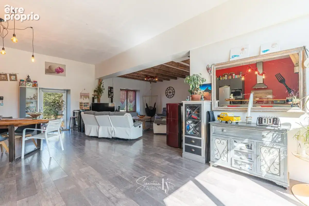 Maison 189 m² à Saint-Amand-Le-Petit  - photo 2