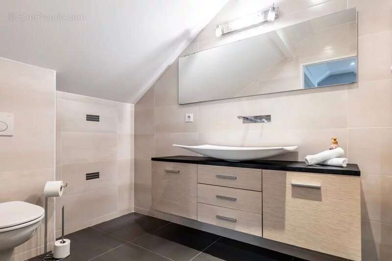 Maison à VILLENEUVE-LE-COMTE