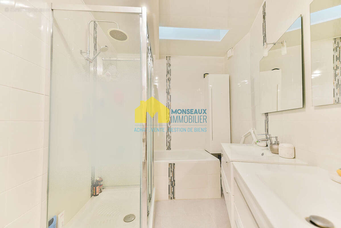 Maison à SAINTE-GENEVIEVE-DES-BOIS