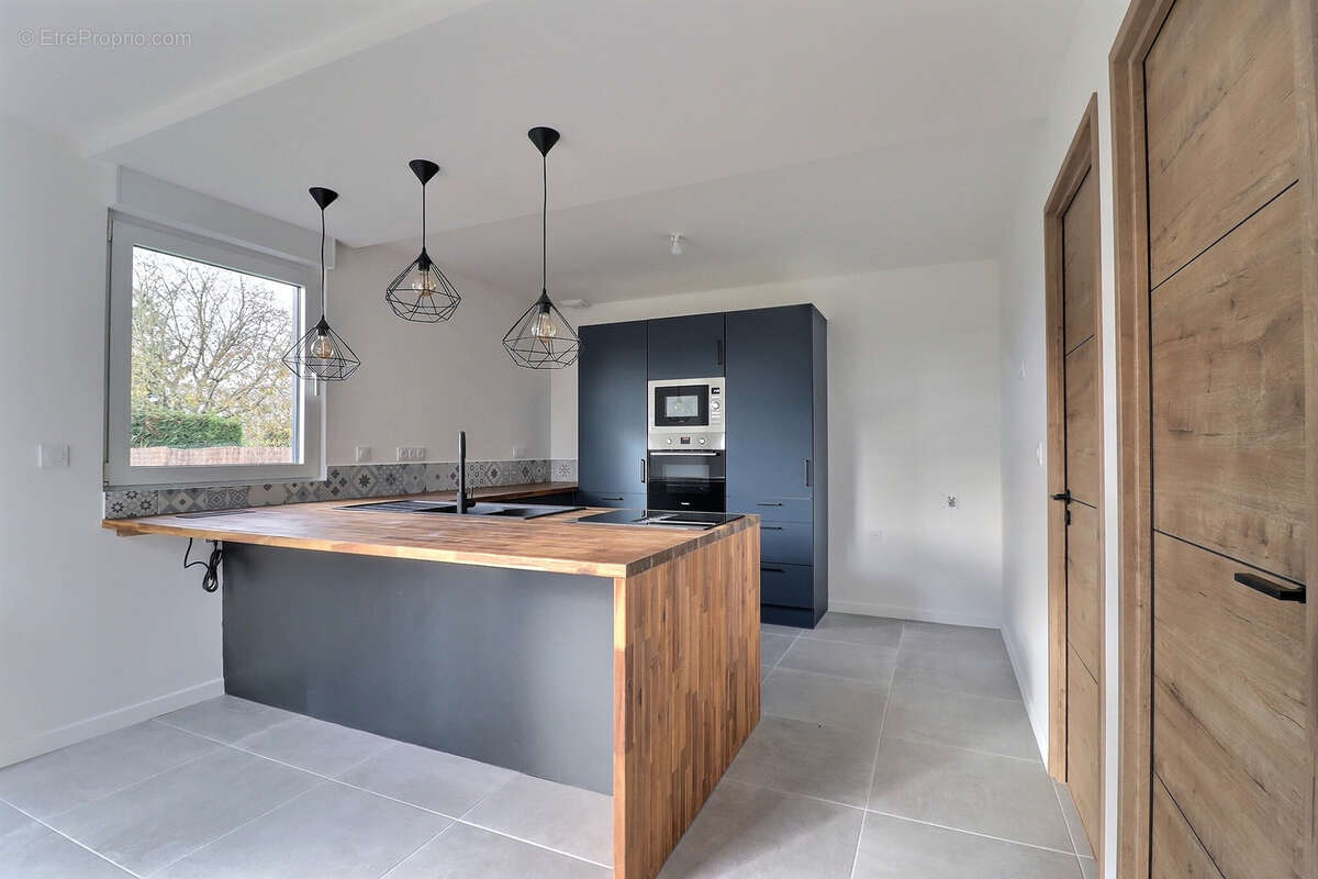 Maison à LIEU-SAINT-AMAND