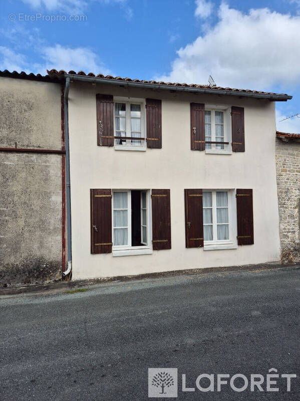 Maison à AUTHON-EBEON