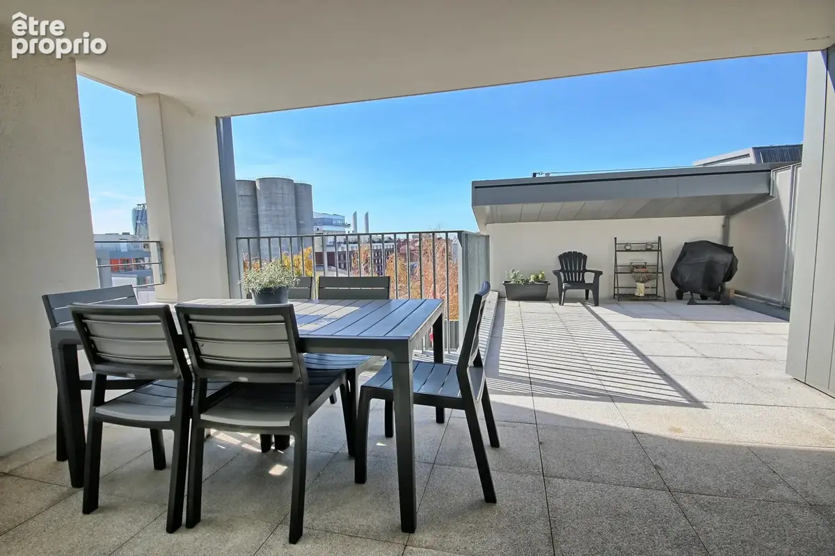 Bassins à flot, T2 de 47m2 avec terrasse 30 m2 plein sud, balcon et garage - photo 3