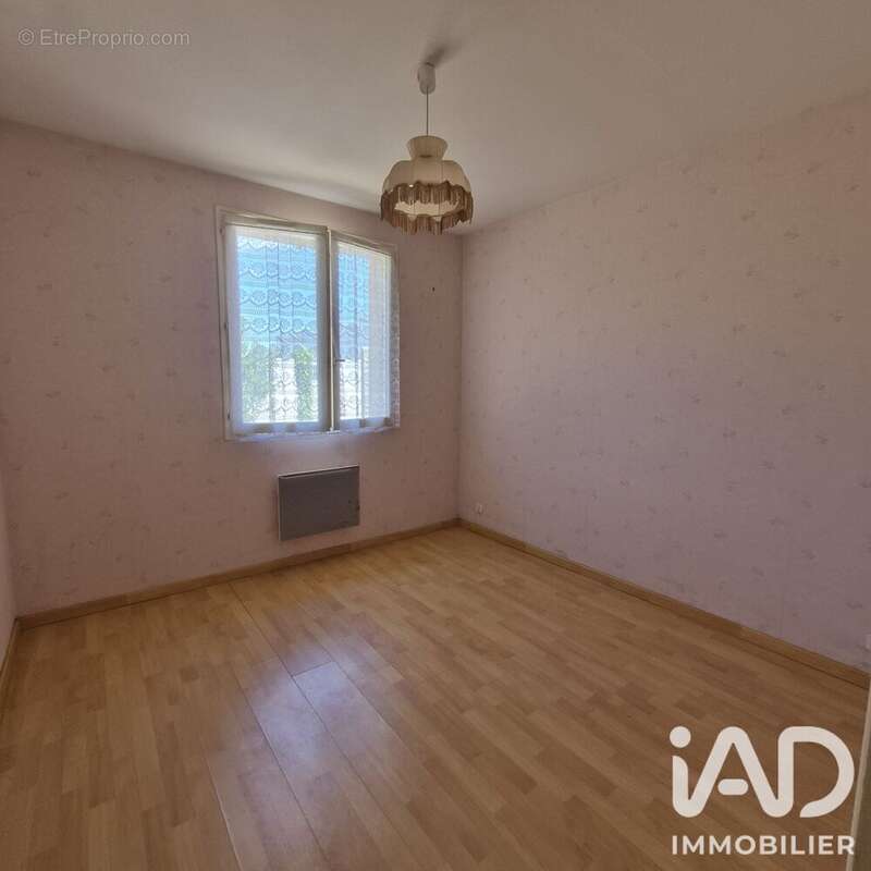 Maison 70 m² à Saint-Andre-Les-Vergers  - photo 8