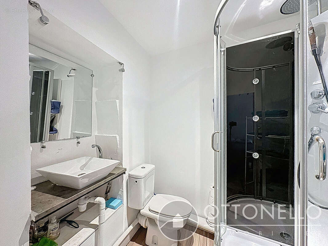 Appartement à ROQUEBRUNE-SUR-ARGENS