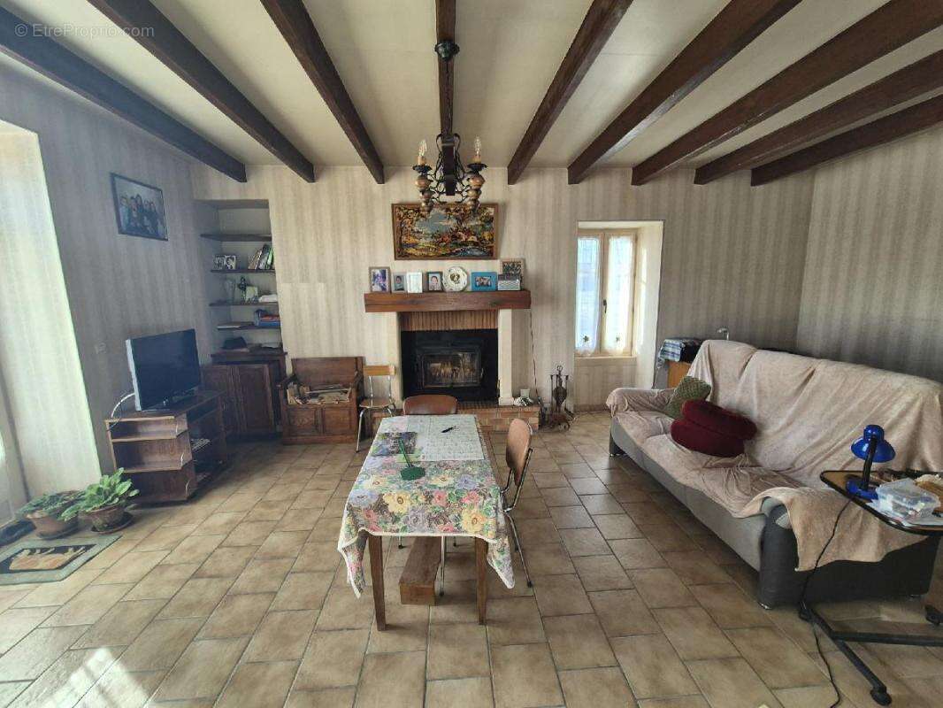 Maison à SAINT-PIERRE-DE-L'ILE