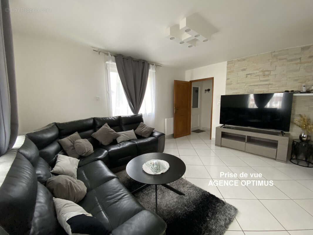 Maison à VILLENEUVE-SUR-YONNE