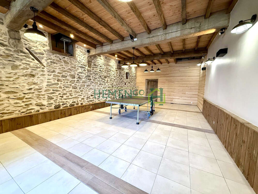 Authenticité et modernité : magnifique ferme rénovée avec gîte et dépendances proche de Saint-Palais - photo 19