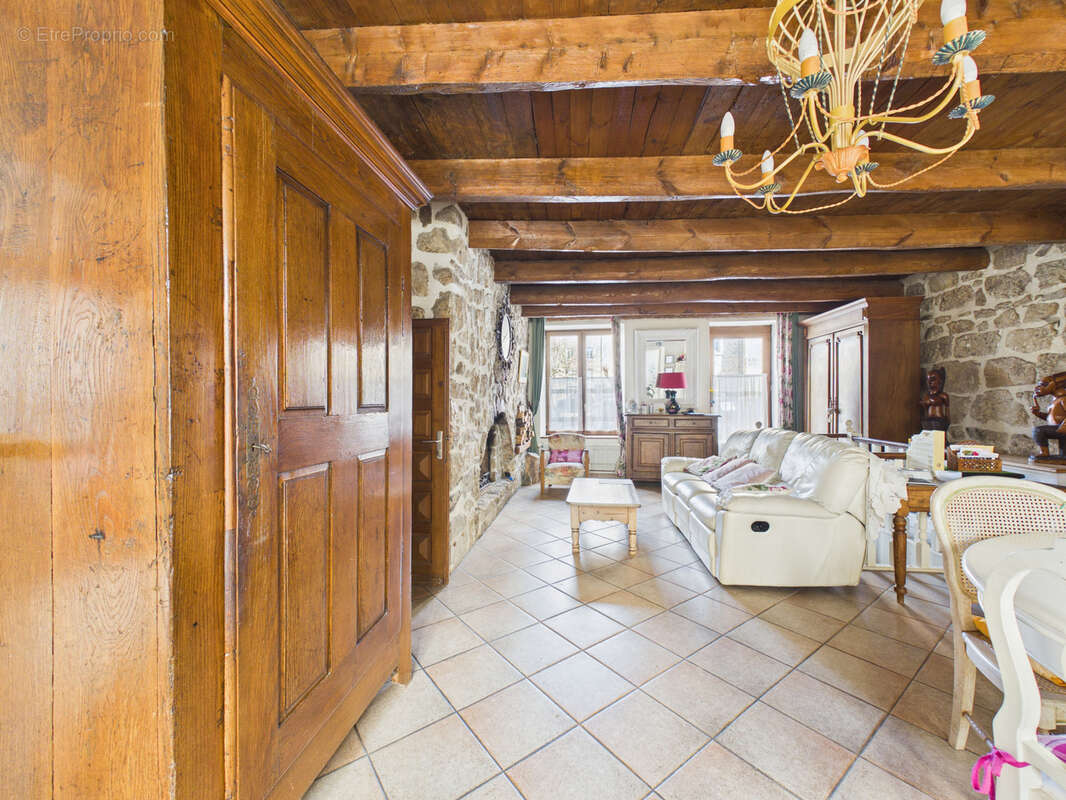 Maison à LA SEAUVE-SUR-SEMENE