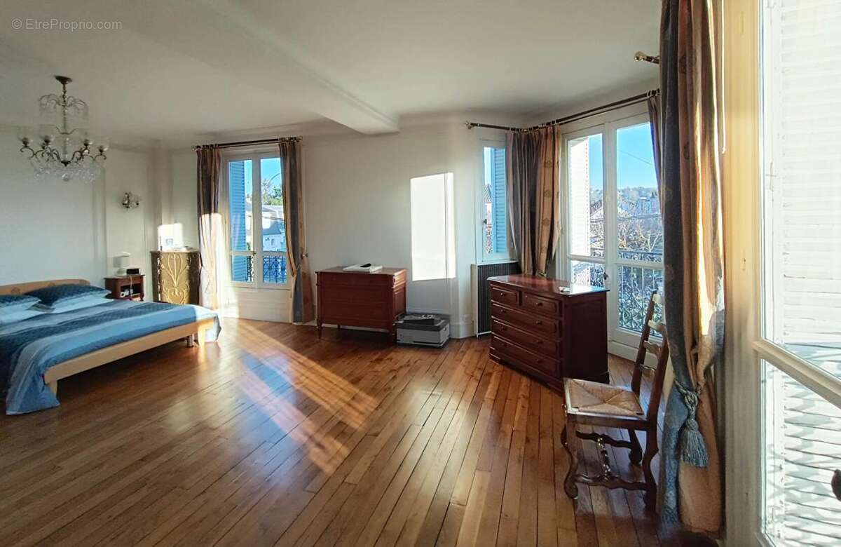 Maison à SAINT-MAUR-DES-FOSSES