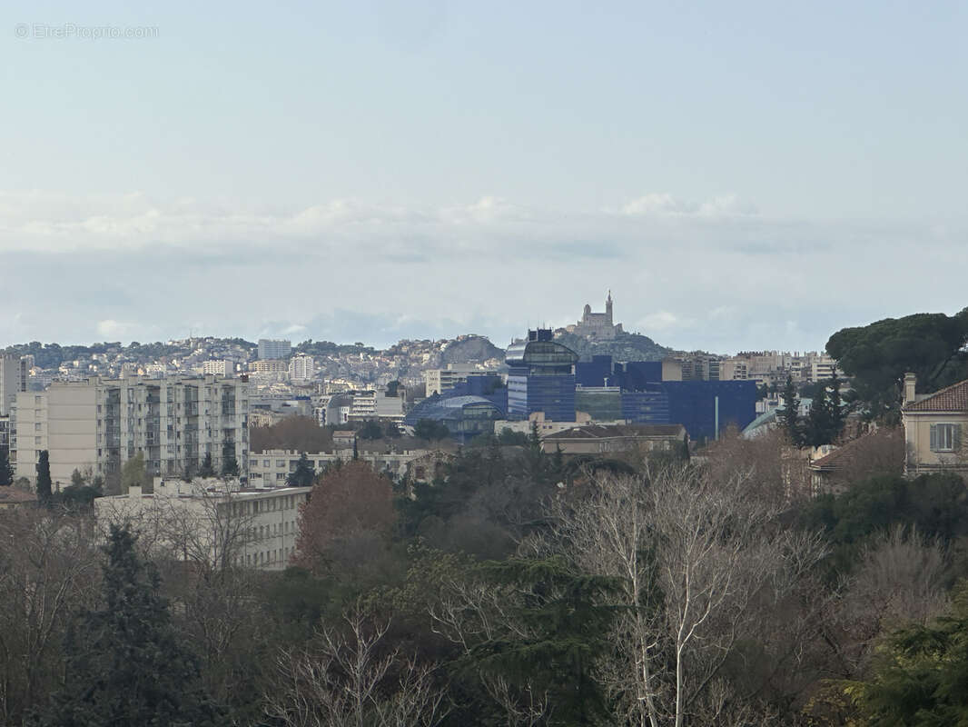 Appartement à MARSEILLE-13E