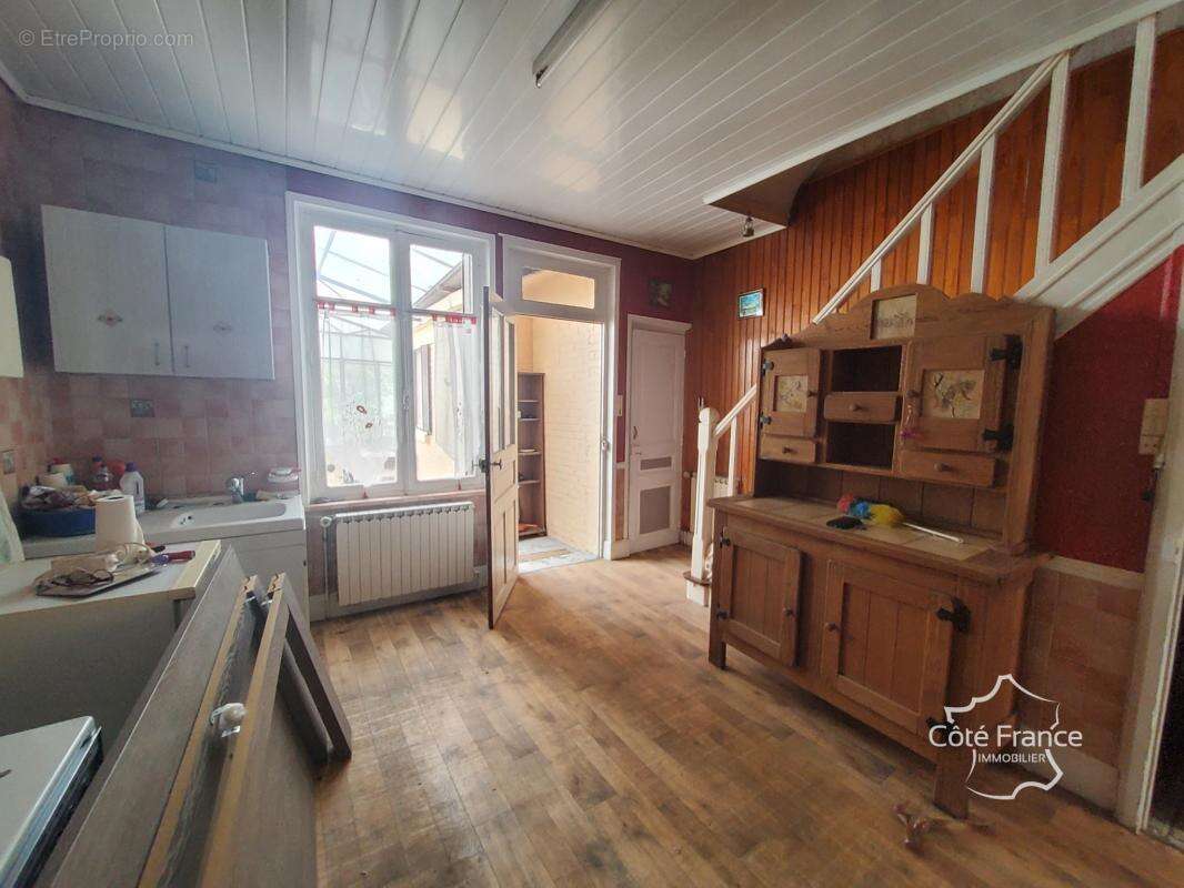 À vendre Revin 08   Maison deux chambres, jardin et garage - photo 2