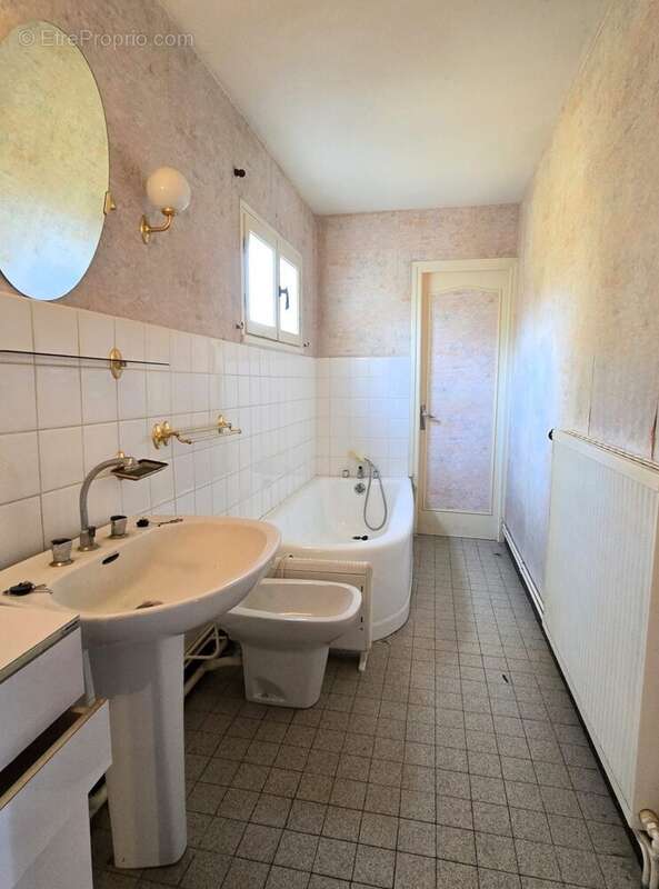 Salle de Bains - Maison à ABANCOURT