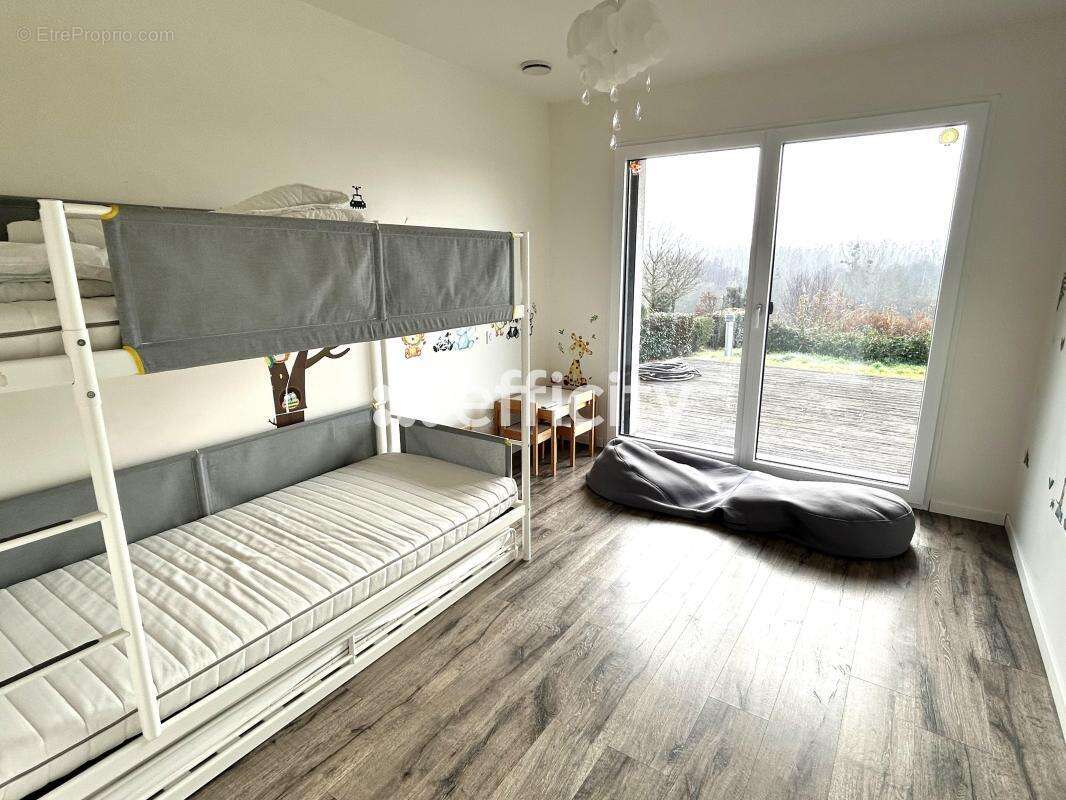 Maison 137 m² à Condac  - photo 9